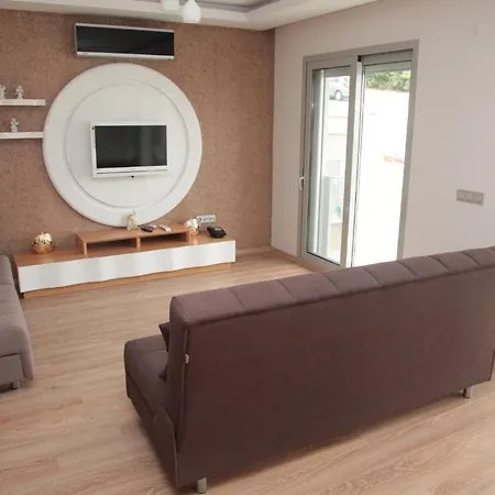 Boyalik Demirel & Отель Кешме